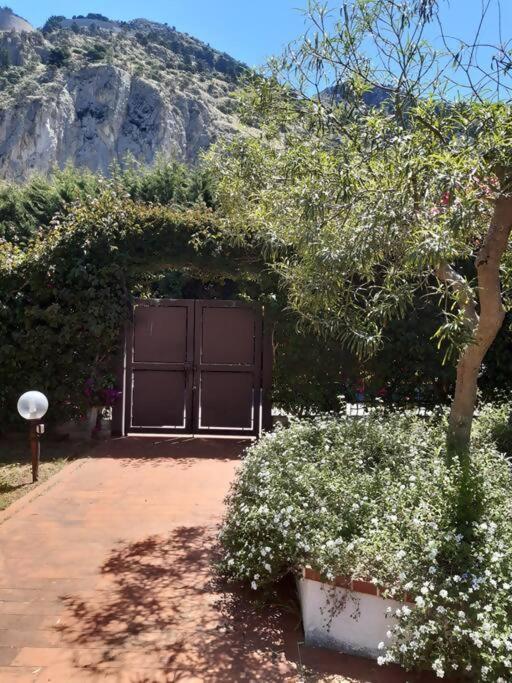 Da Nonna Cettina Appartamento In Villa Con Piscina Palermo Exterior foto